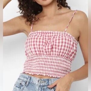 American Eagle pink/white gingham crop top